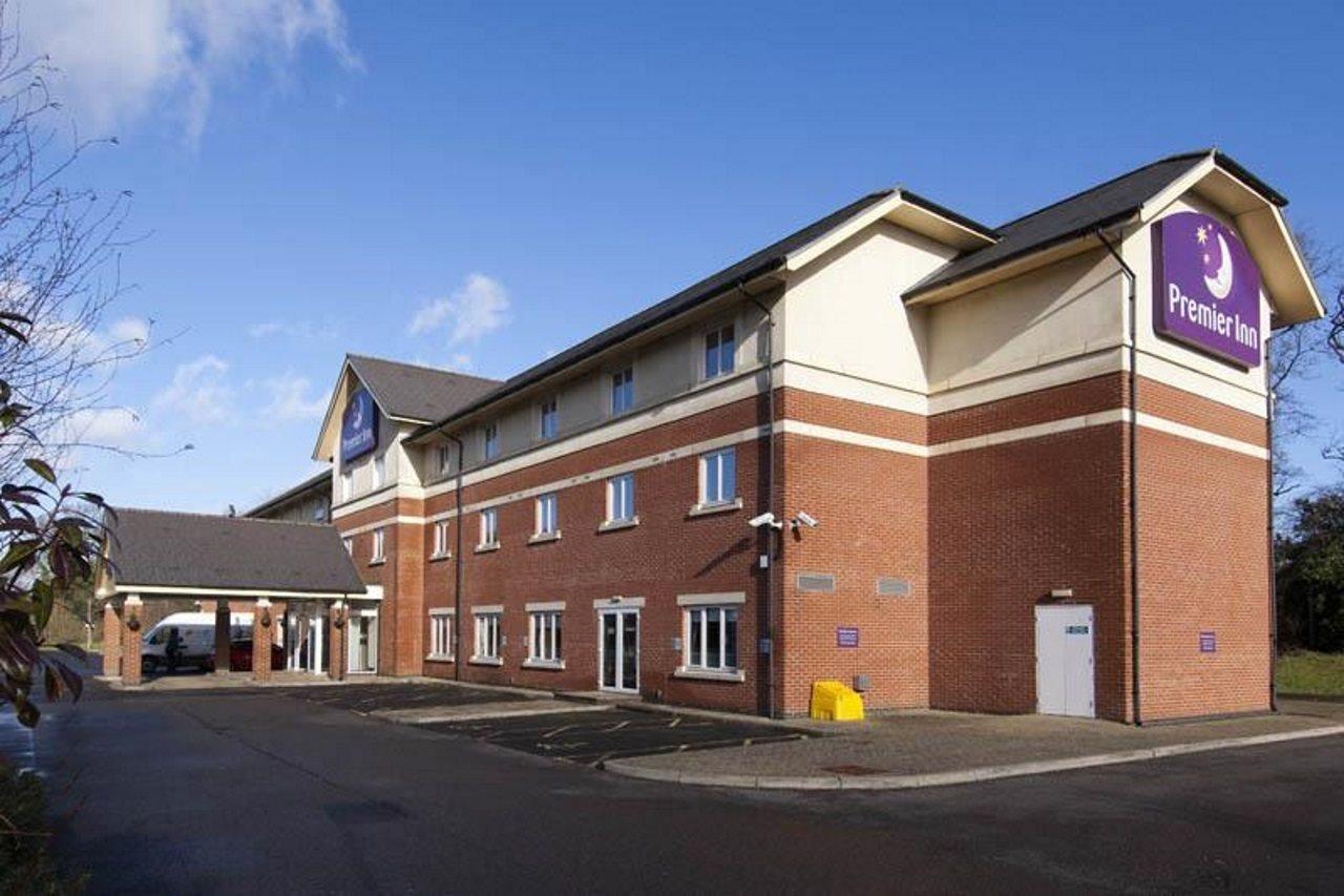 Premier Inn Gatwick Crawley Town West Eksteriør billede